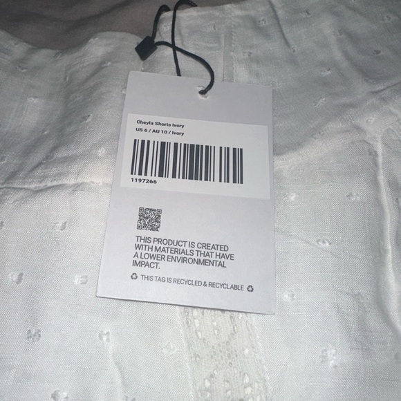 NWT Princess Polly Cheyla Shorts Ivory - Picture 7 of 7